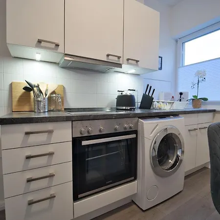 Appartement Heju - Parking - Kitchen - Netflix - Kingsize Bett à Lübeck Extérieur photo